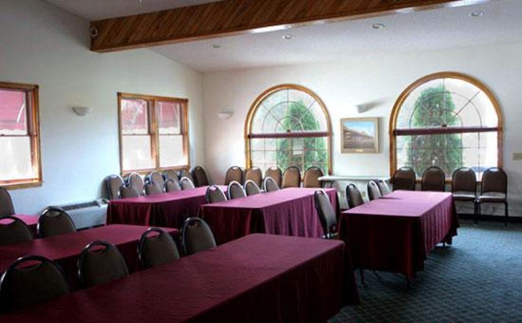 Landmark Motor Motel 3*