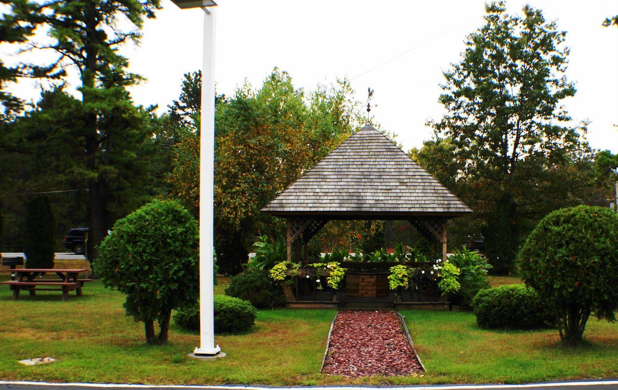 Landmark Motor Motel 3*